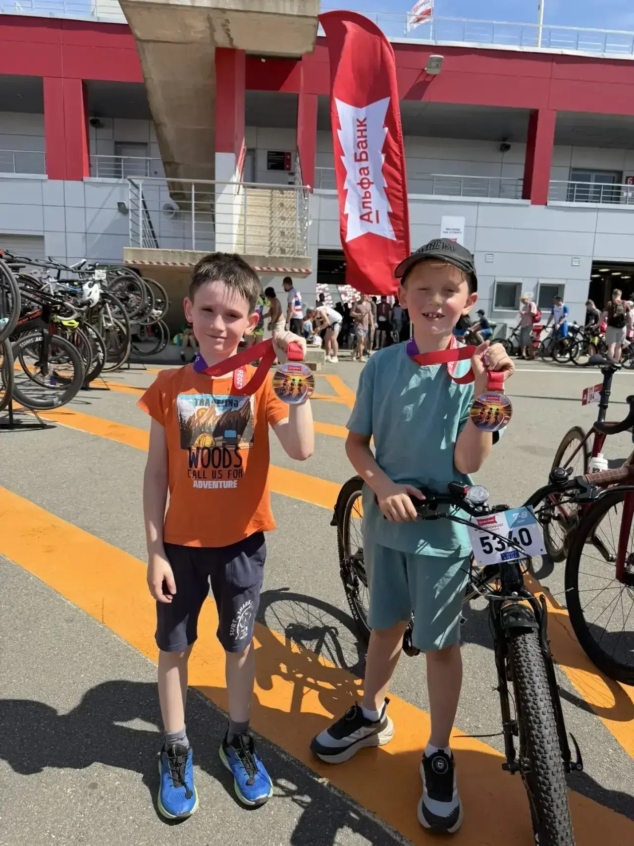 Школьники приняли участие в велогонке 

🚴 Лето — отличное время для спорта и новых вызовов. Недавно