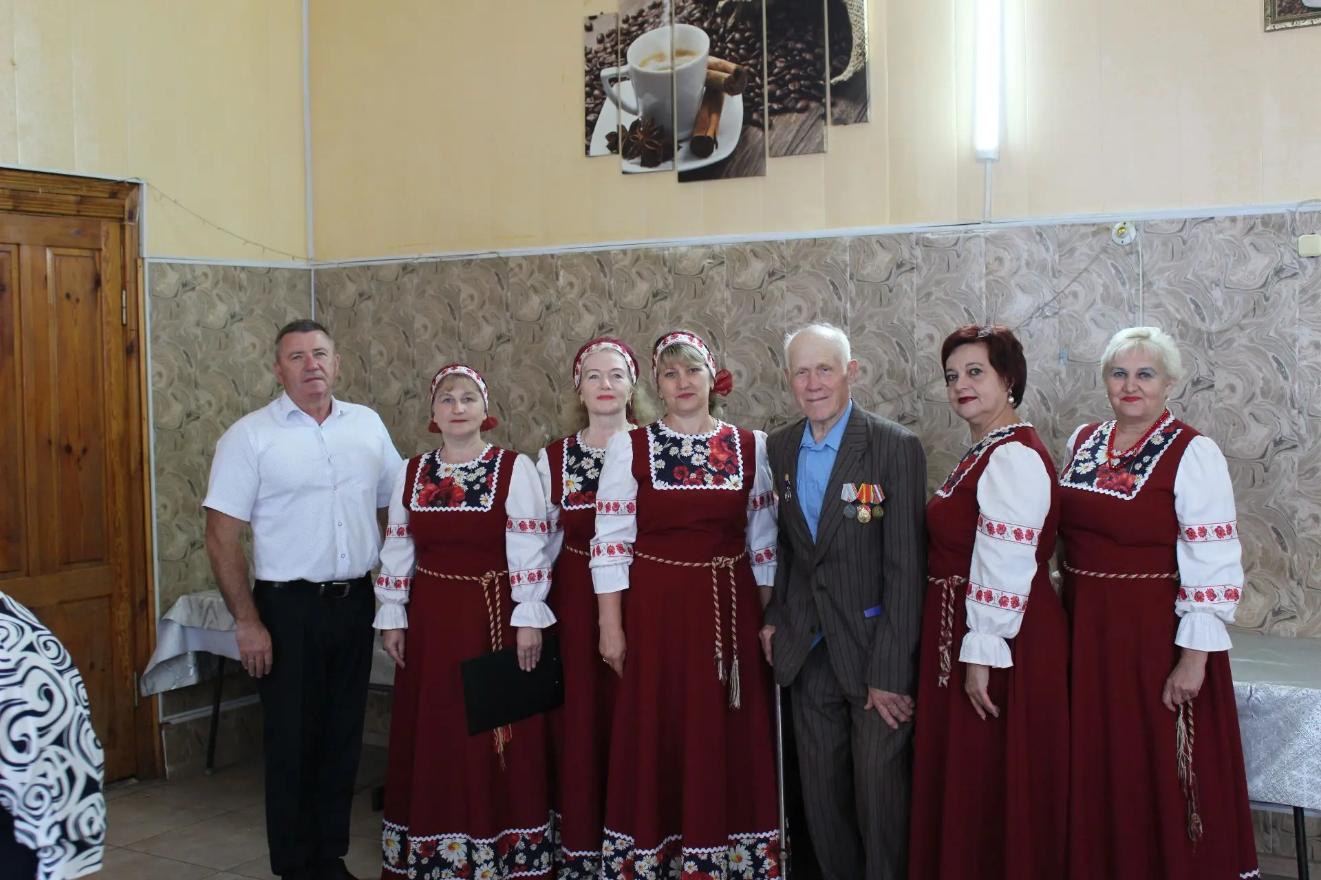 Вокальная группа Центра досуговой деятельности поздравила с юбилеем уважаемого человека...
