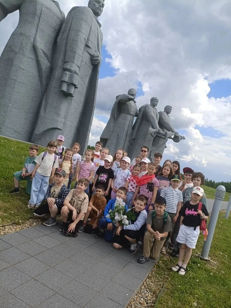 Сегодня, 24 мая, ребята 1" А" и 2 "Г" кл. посетили мемориальный комплекс Дубосеково , интерактивный 