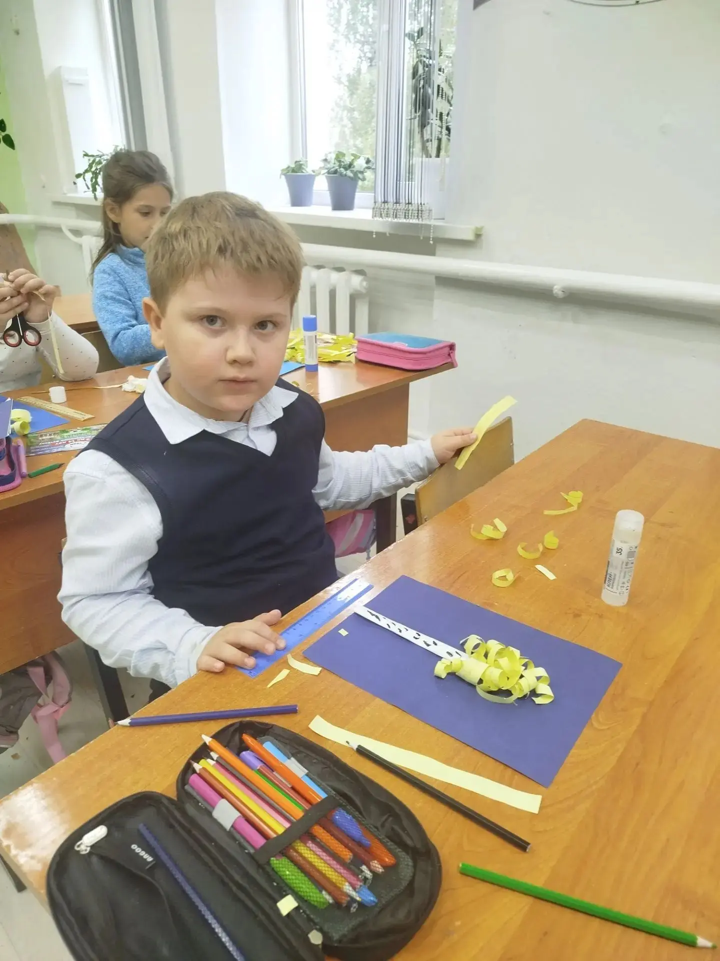 🌳В детских руках обычный картон и бумага превратились в настоящий символ России. Наши ...