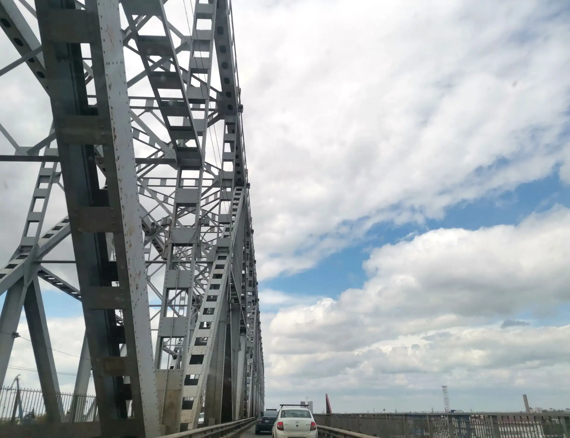 🌉 В пятницу на два часа разведут Старый мост

31 июля c 10:00 до 12:00 движение автомобилей и пешех