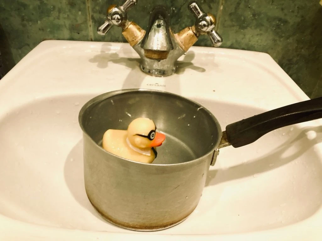 В Рязани по ряду адресов отключили горячую воду  Как сообщает МУП РМПТС, сегодня в 17:40, в связи с 