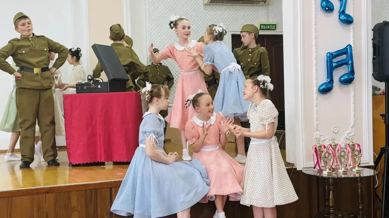 💃В Гимназии №7 состоялся традиционный праздник танца!  Ученики начальной школы и наши педагоги-хорео