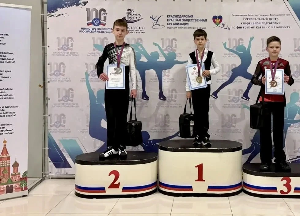 🏆 Фигуристы спортшколы «БАРС» — в числе лучших на первенстве края  На федеральной территории «Сириус