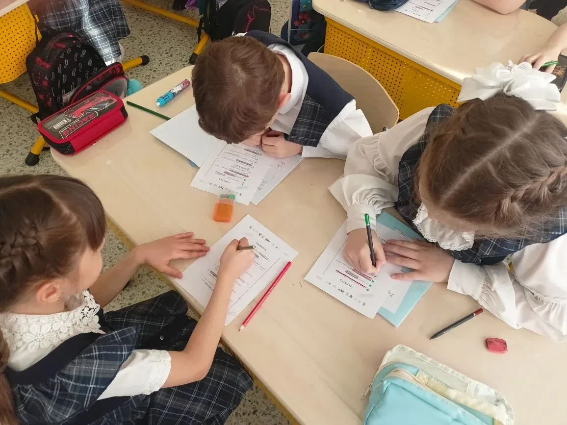 Сегодняшняя тема внеурочного занятия «Разговоры о важном» — «Цифровой щит. Основные правила безопасн