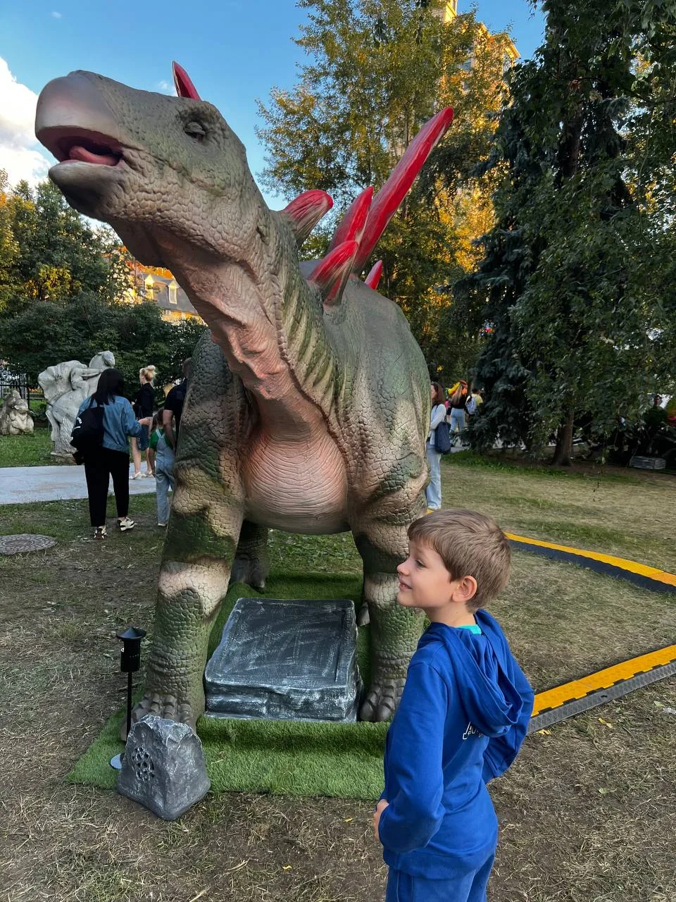 💥 Динозавры 🦕 появились в парке 850-летия Москвы