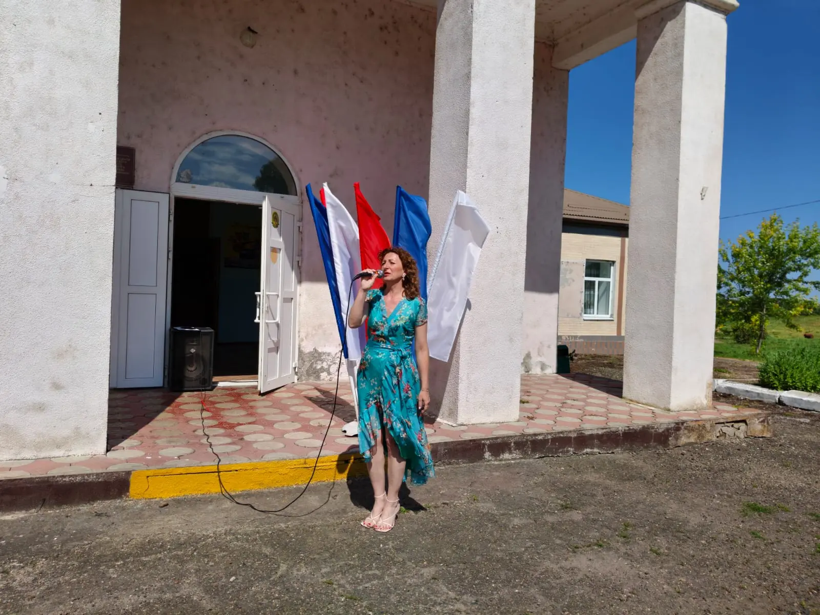 Сегодня, в преддверии празднования дня России для жителей села прошел праздничный концерт. Участники