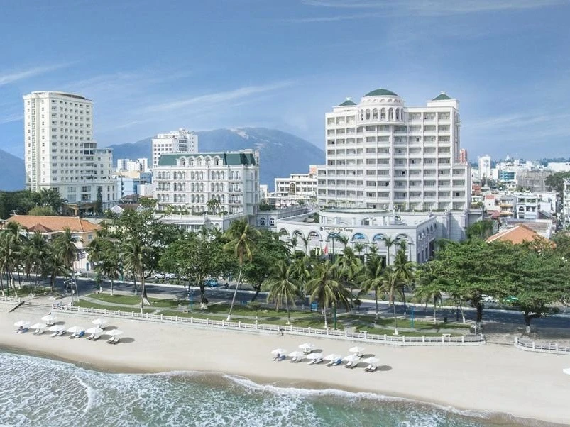🌴Нячанг: отдых у моря в самом центре

Sunrise Nha Trang Beach Hotel & Spa 5* — бутик-отель в центре