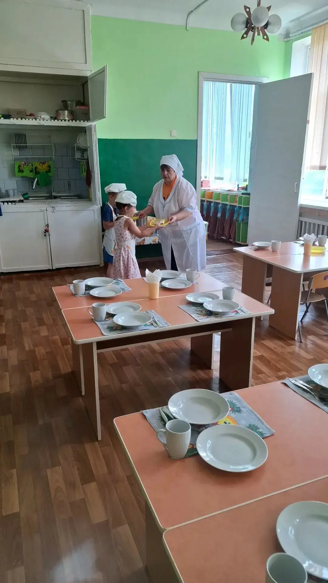 В нашем детском саду процесс приема пищи — это не только важная часть дня, но и увлекательное меропр