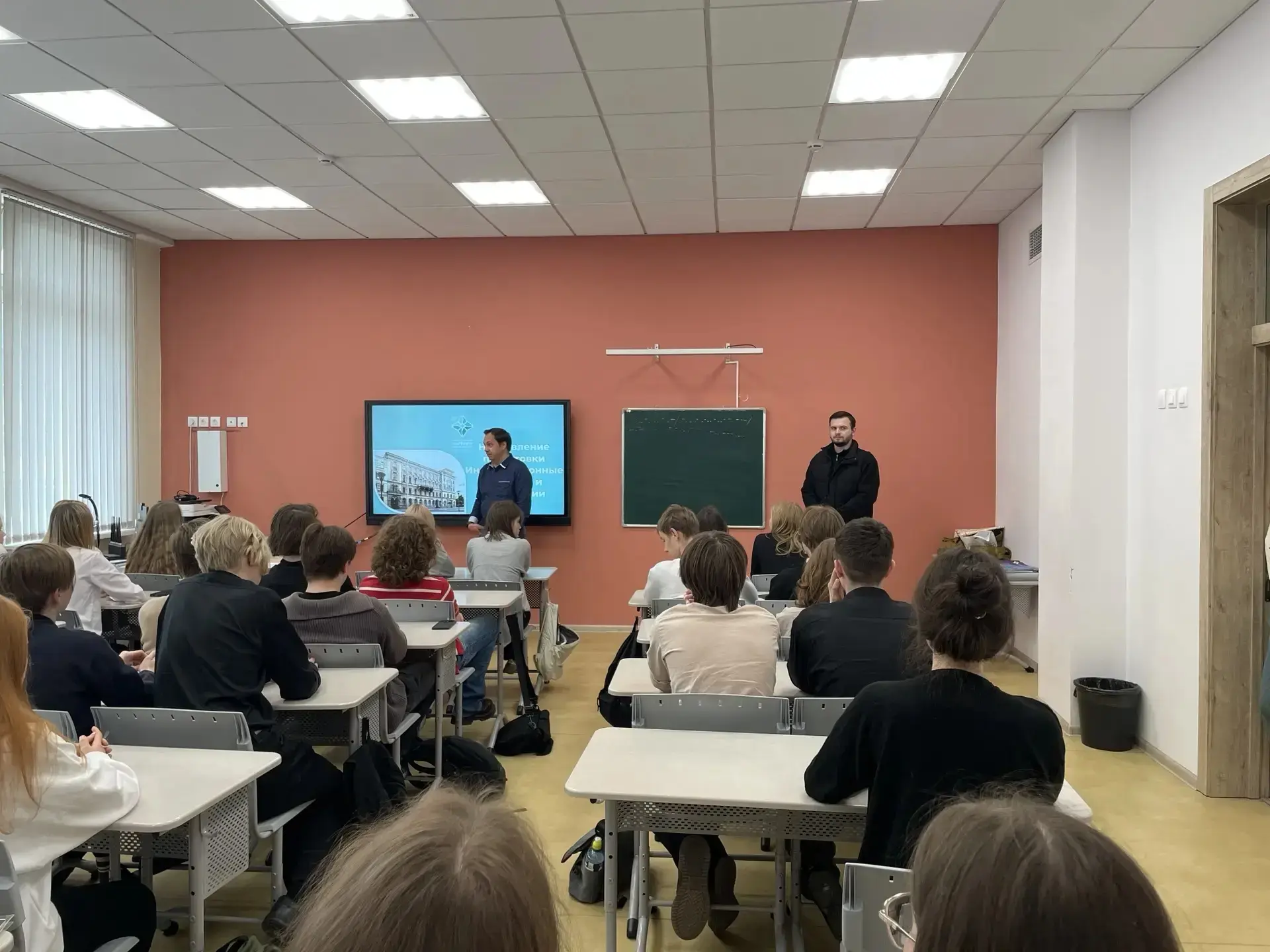 Студенты и преподаватели кафедры аудиовизуальных систем и технологий СПбГИКиТ провели в...