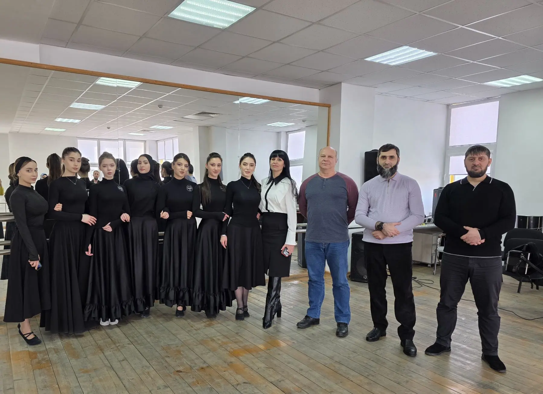 Сегодня ансамбль "Магас" посетила делегация МИД "ЕвроМедиа".
