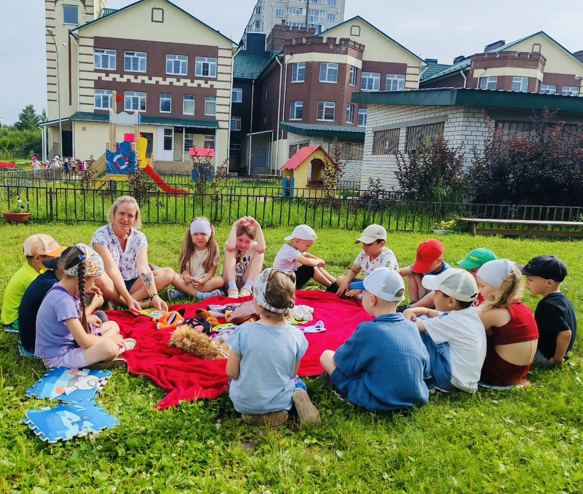 Как прошёл день в группе «Волшебники» 🧚в День сказок о животных? 📚
Сказочно! ☀
Мы сегодня: почитал