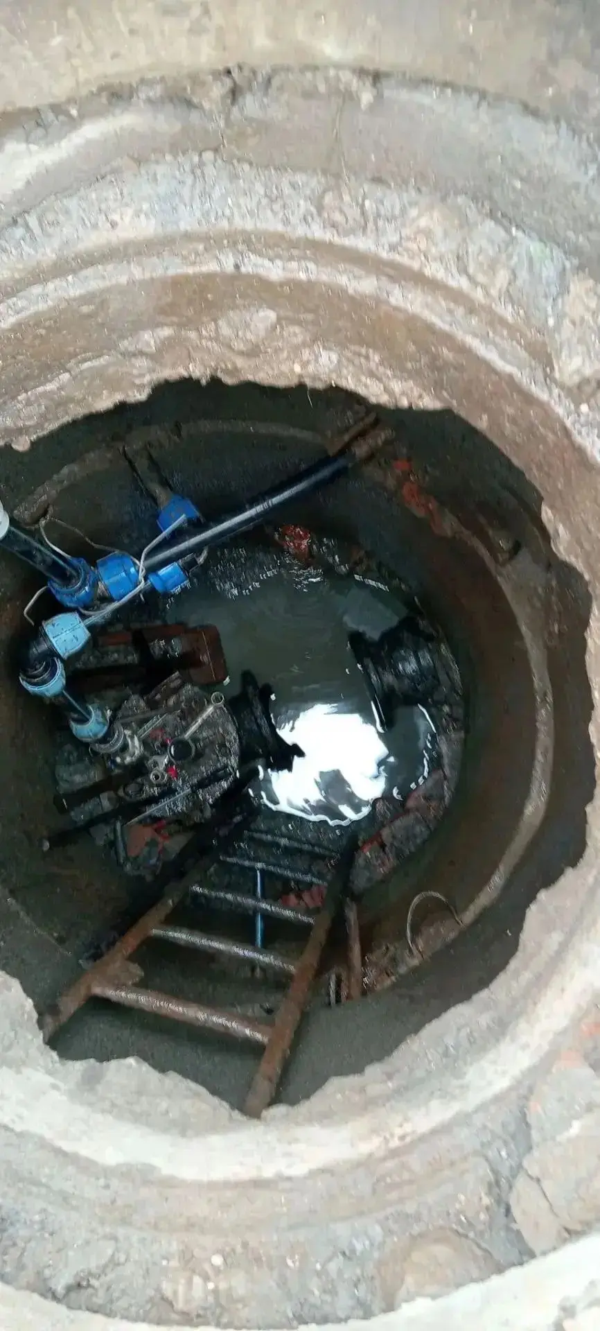 🔧 В Новопетровском устранили утечку и заменили задвижки на водопроводной сети