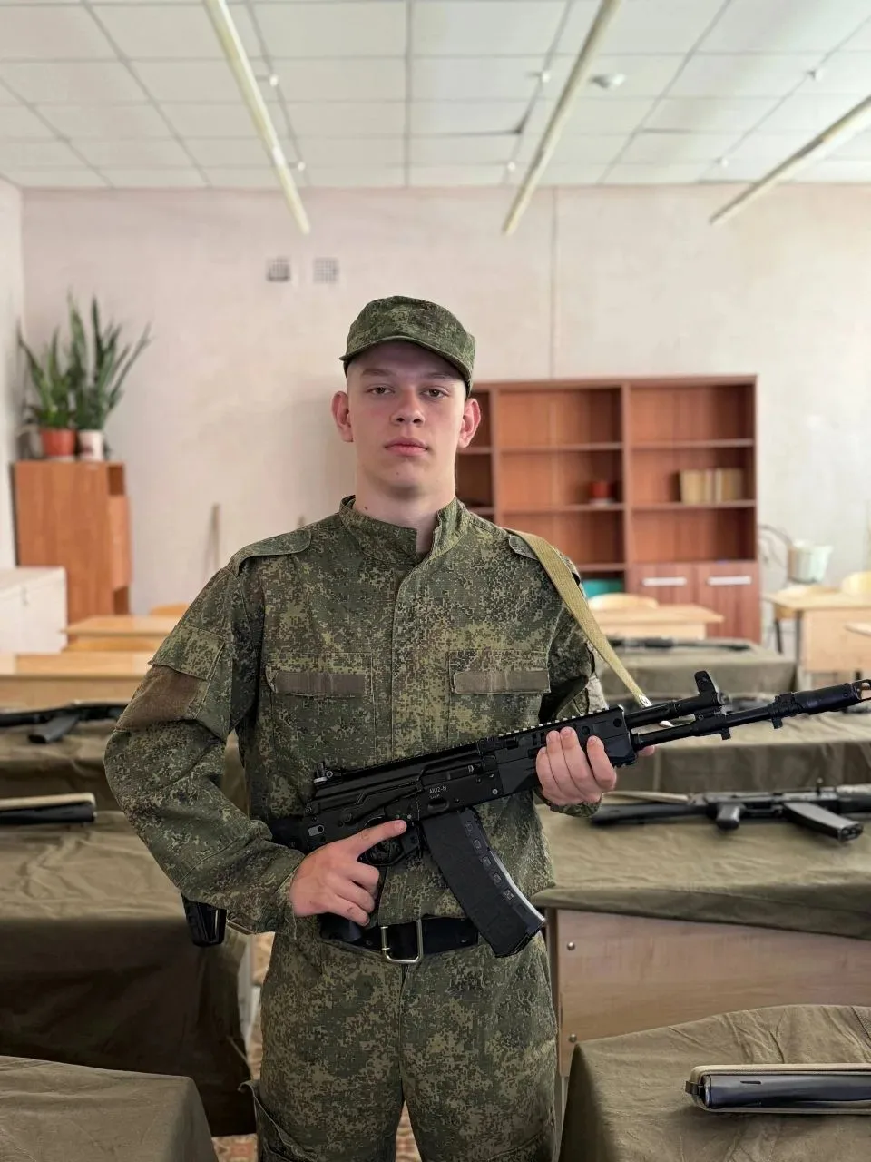 Ученик 10 А класса Алеев Камиль стал участником регионального этапа юнармейских военно-патриотически