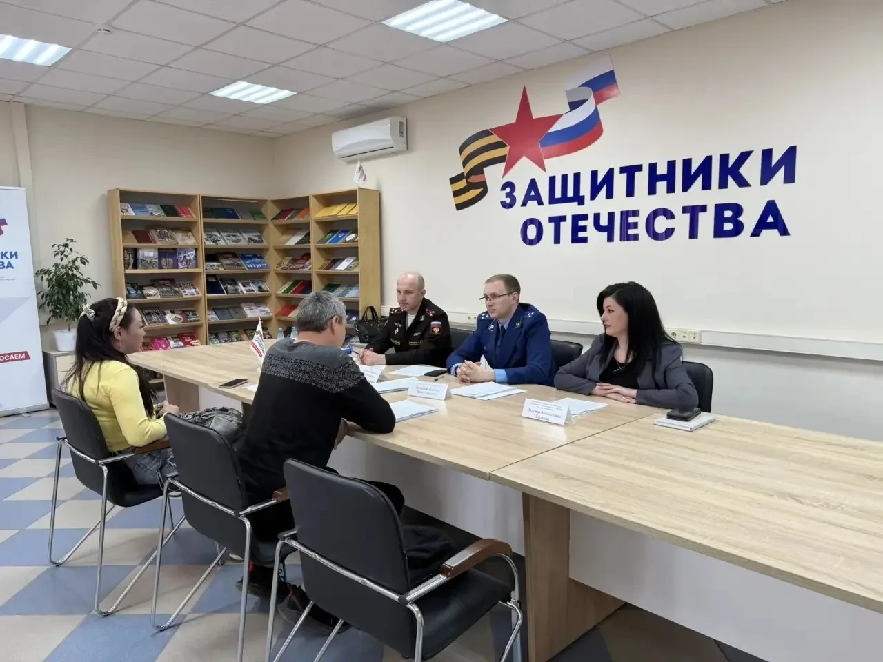 ⚡️Заместитель прокурора Астраханской области провел личный прием граждан по вопросам защиты прав уча