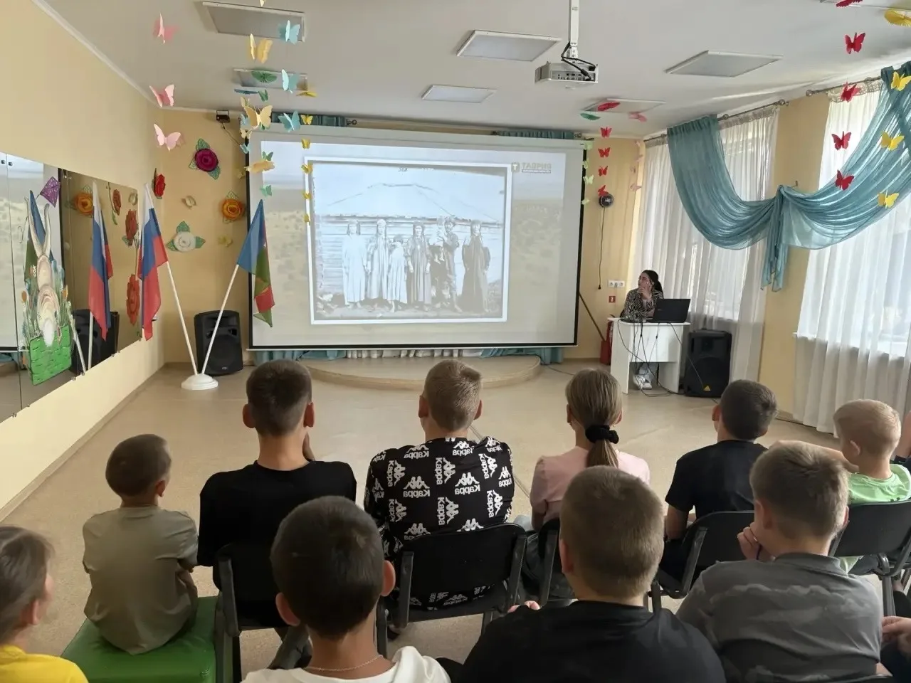 Путешествие в культуру хакасов: тайны древнего народа! 🏔🎶 
 
Друзья! Наше путешествие по многонаци