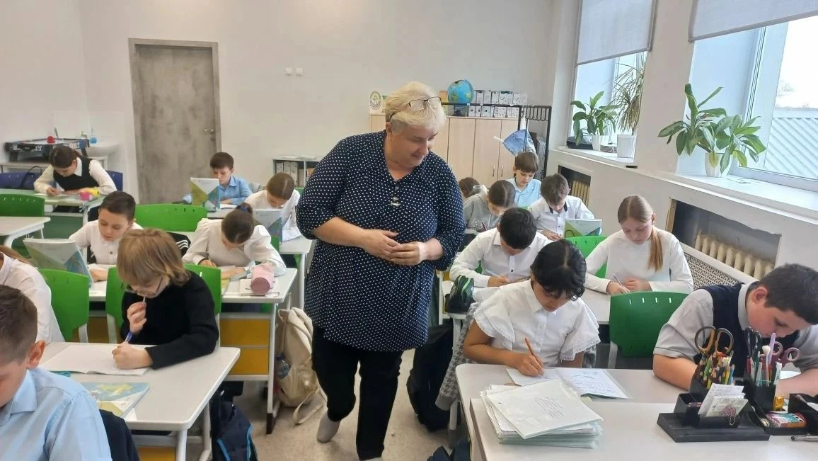 📍 В 4 «А» классе состоялось знакомство с будущим классным руководителем — учителем математики Надежд