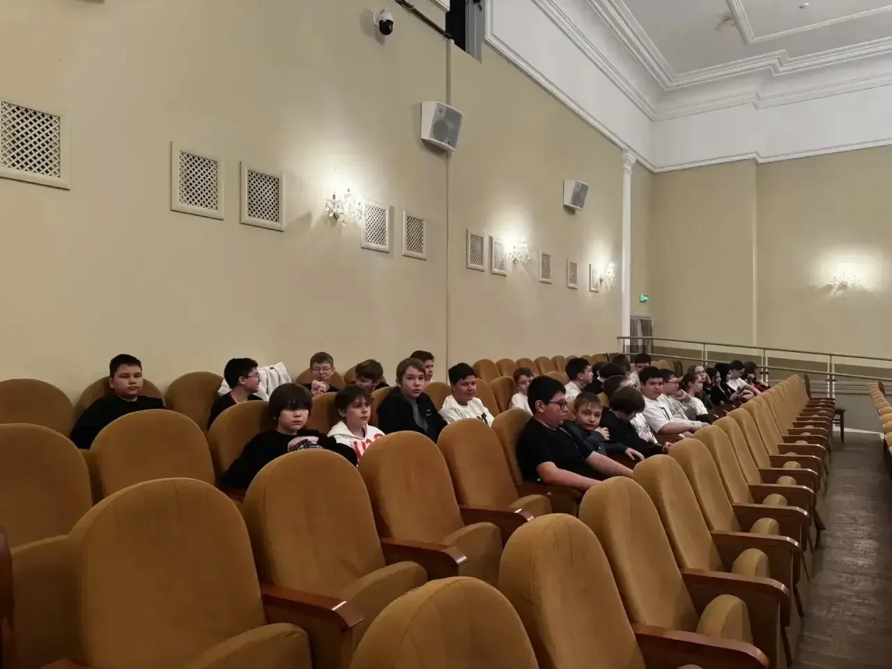 🎭  31 март көнне гимназия укучылары Кариев театрына барып, «Асылкош җыры» спектаклен карадылар.  Теа