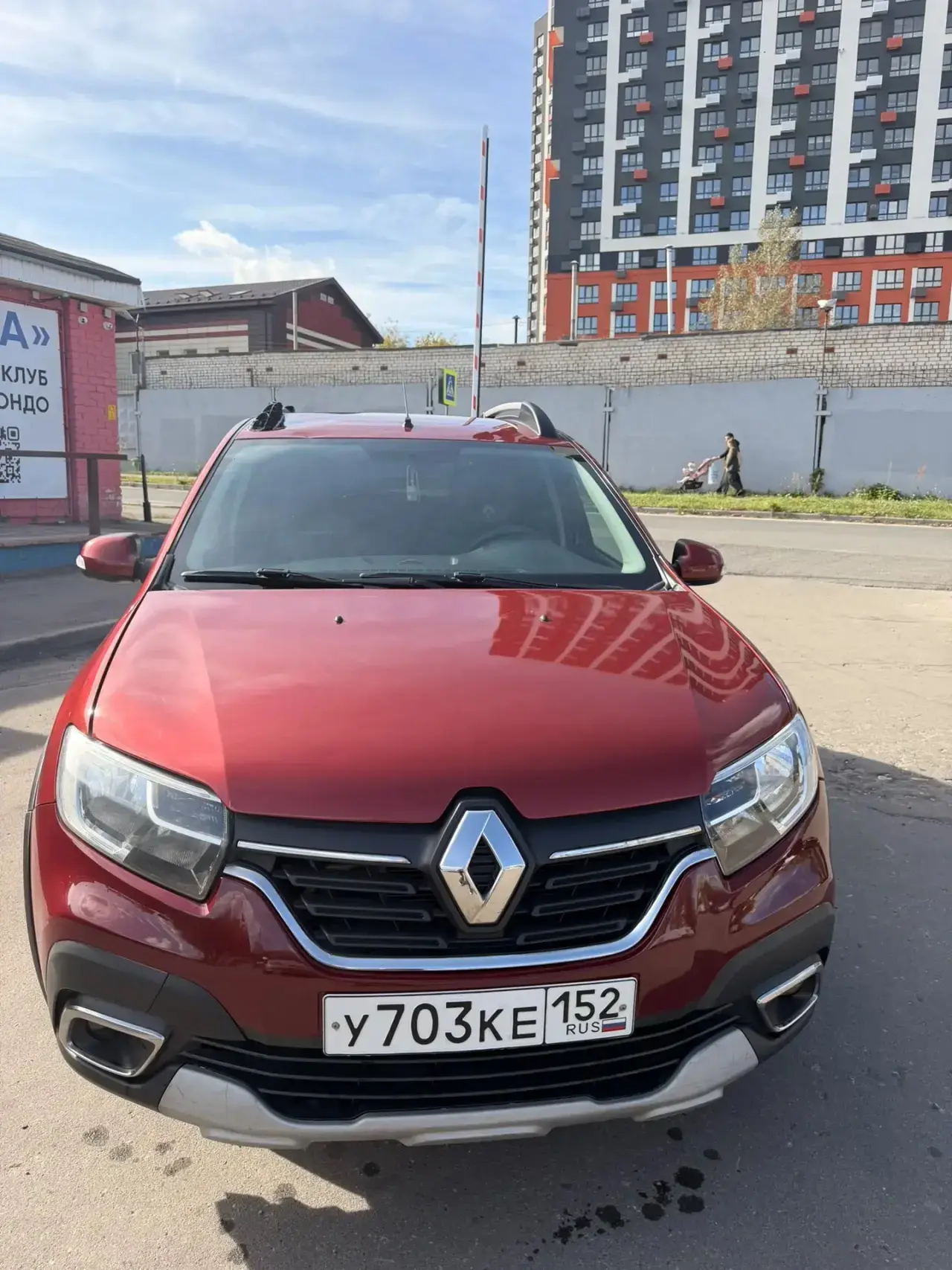 Рено Сандеро стэпвэй 2018 год , автомат . Авто на ходу   Надо приложить руки . 2собстве...