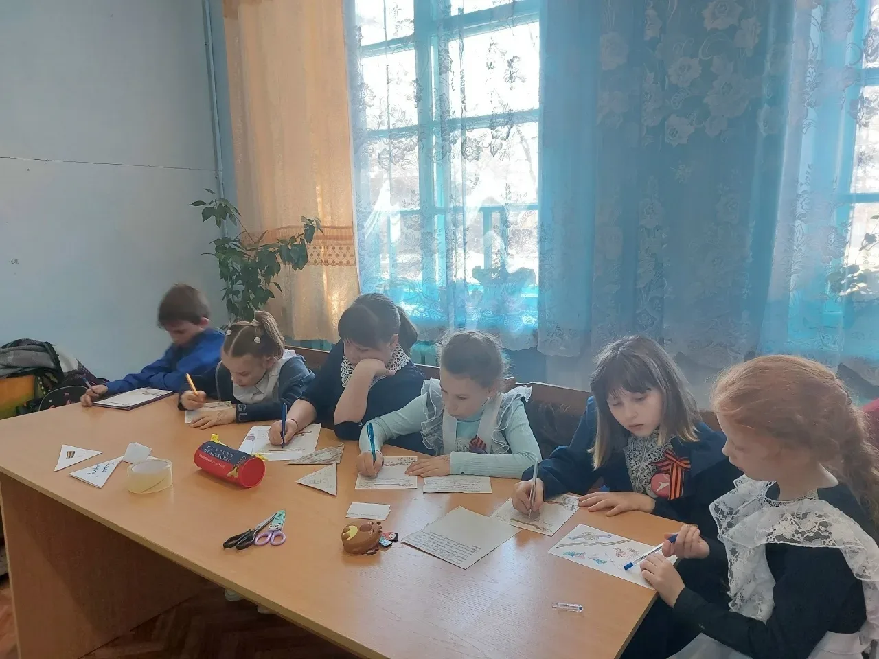 В преддверии Дня Победы в школе села Ружино прошла акция «Посылка солдату»  📦 Учащиеся, родители и к