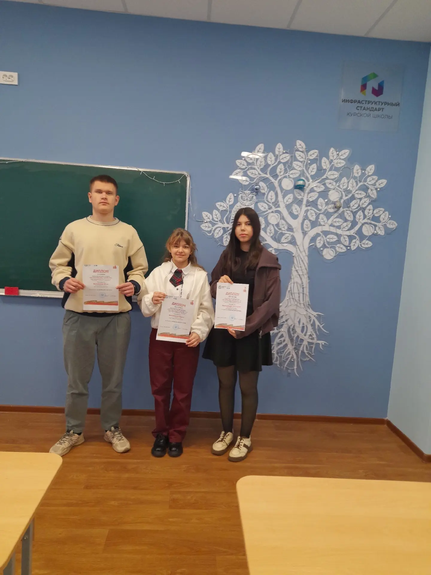 Учащиеся 5-9 классов Верхнелюбажской школы приняли участие в творческой выставке-конкур...
