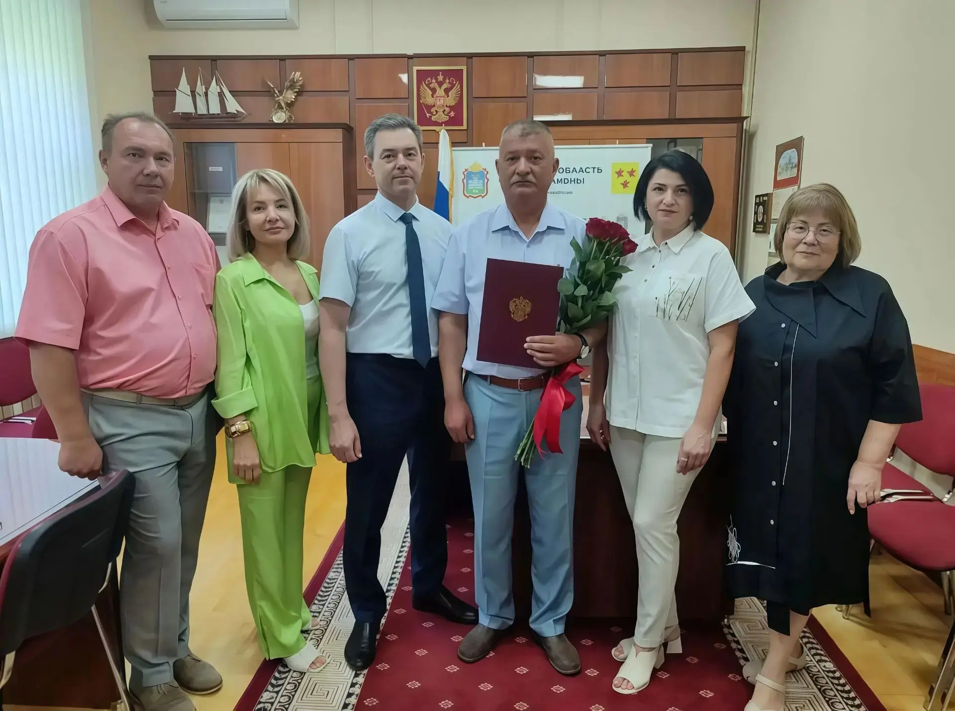 В администрации Ливен проводили на заслуженный отдых Юрия Анатольевича Преображенского,...