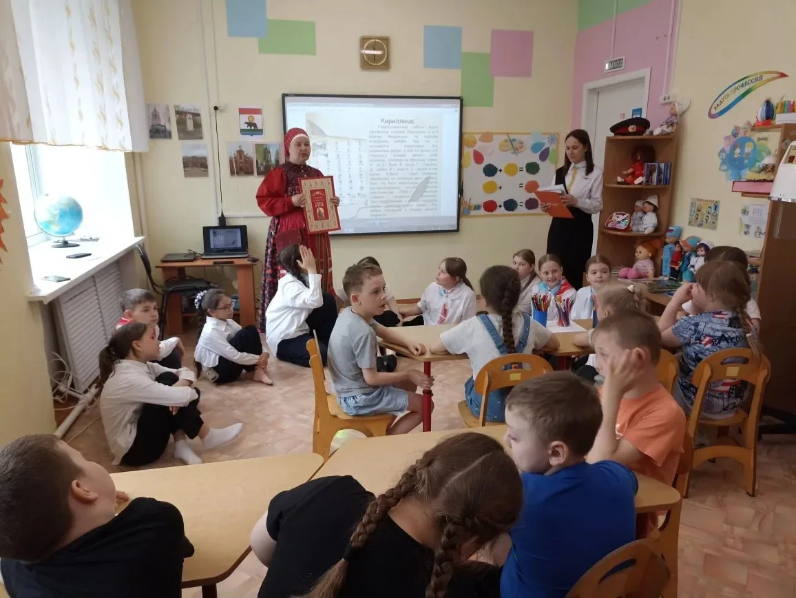 🦅 Орлята - дошколятам о Дне славянской письменности и культуры!   ✍️ Наши орлята из четвёртых классо