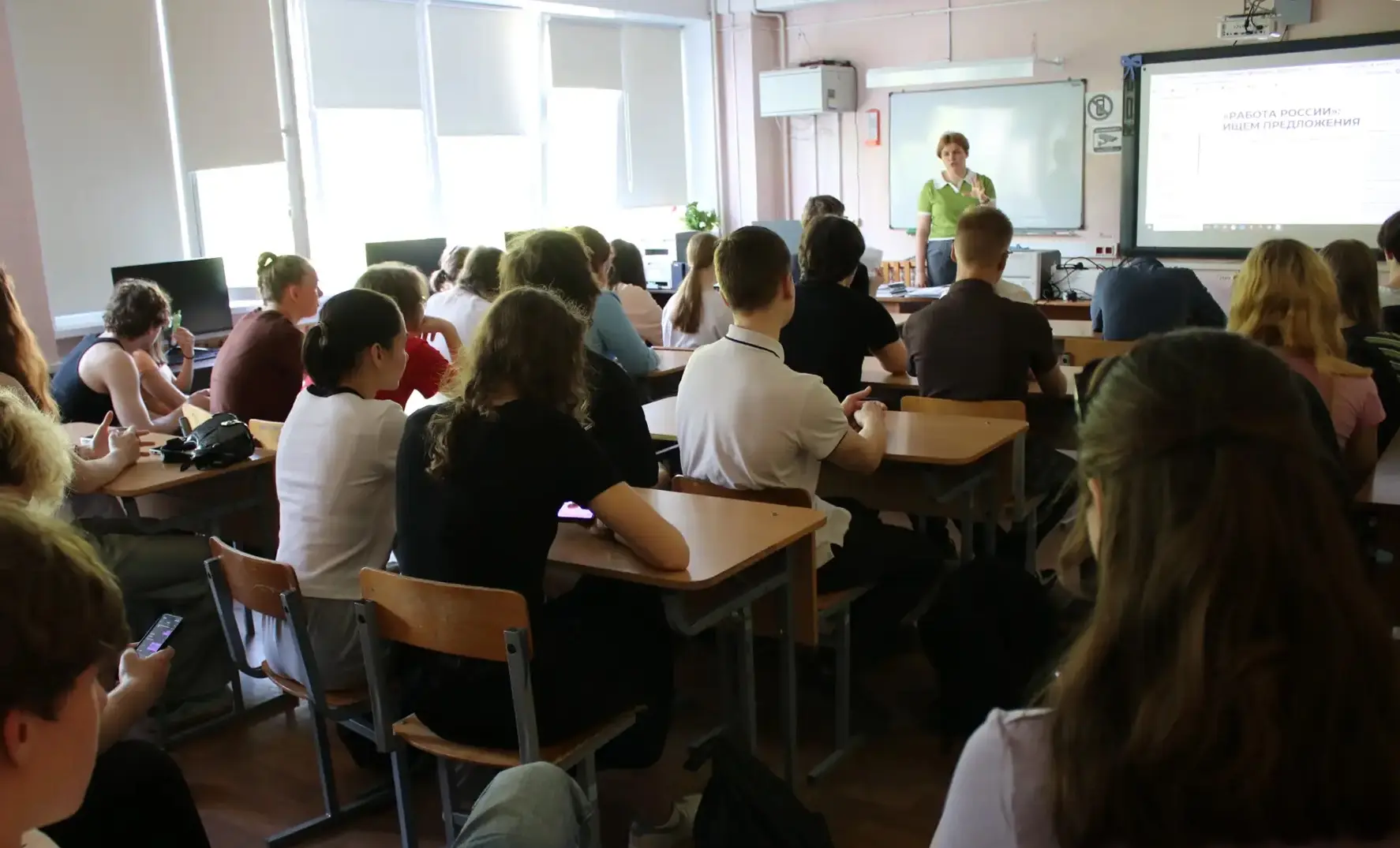 Продолжаем знакомить будущих выпускников с возможностями целевого обучения! 😉  Начальник Центра проф