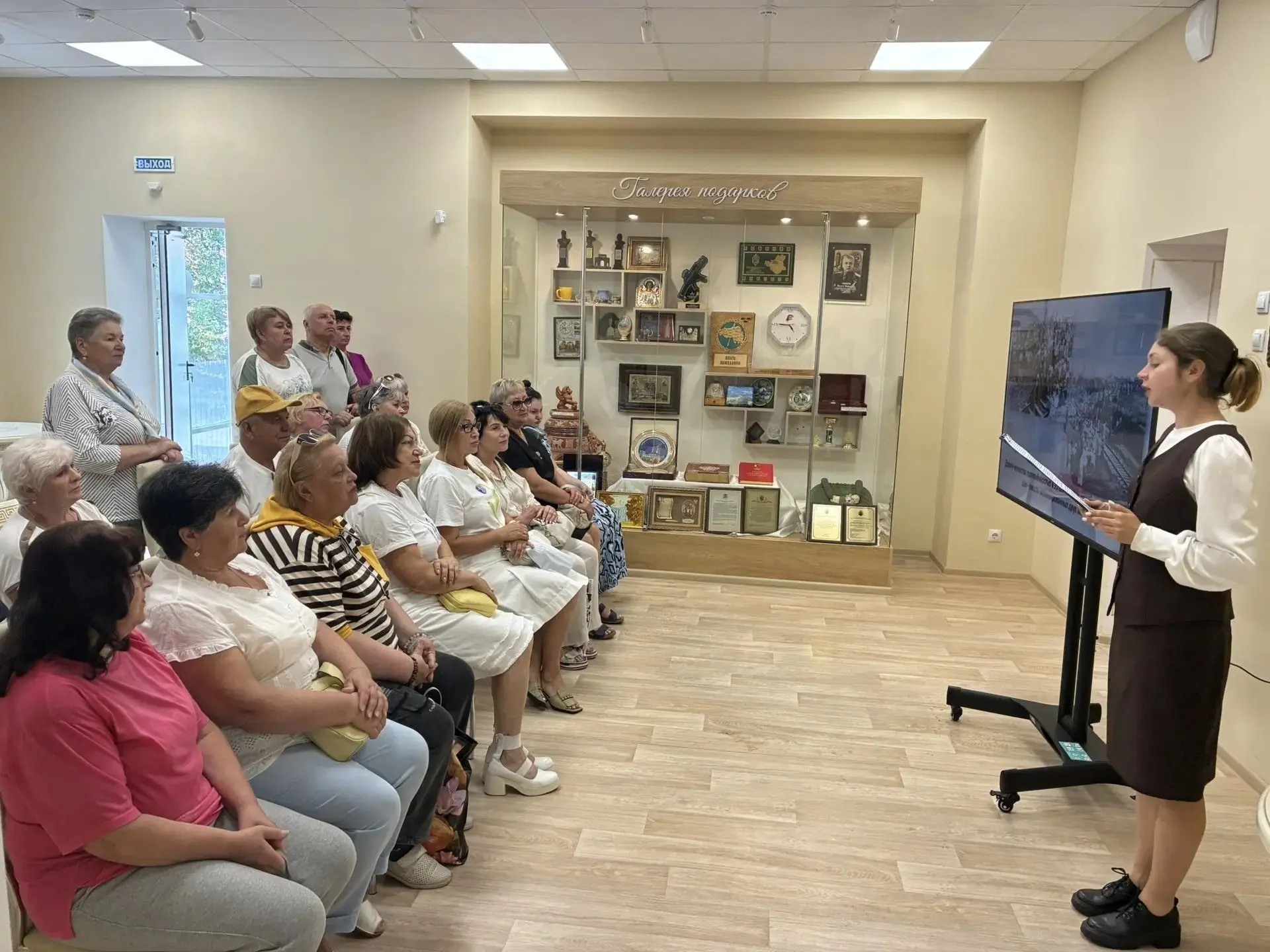 Дорога Мужества, Осколяночка - так называли железную дорогу Старый Оскол-Ржава.
Гости мероприятия уз