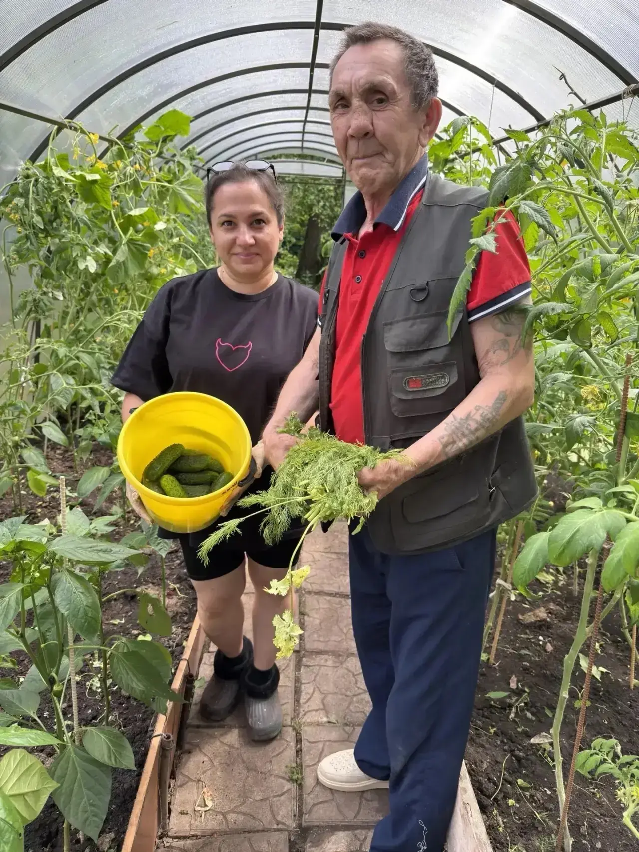 Урожайный день в нашем доме-интернате! 🥒🥬Совместными усилиями специалистов и наших подопечных тепл