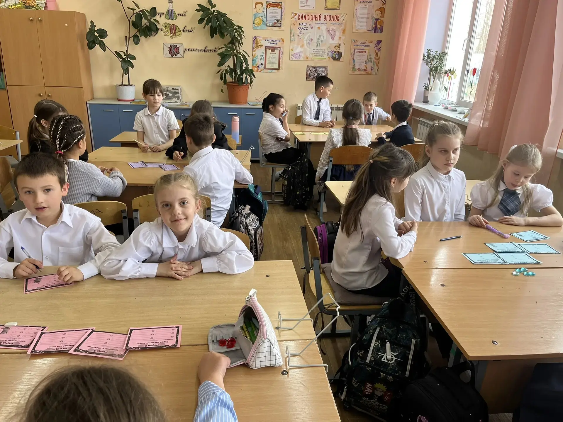 После каникул второй «В» класс отправился в настоящее космическое путешествие, не выходя из школы! М