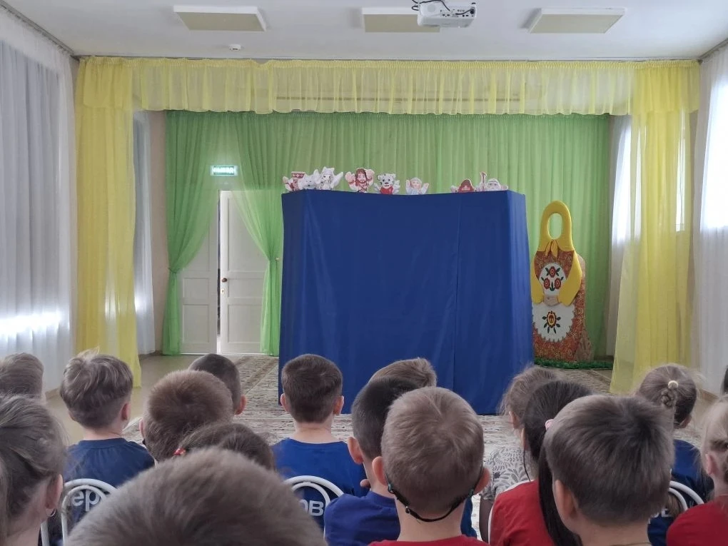 🎭 27 марта - Всемирный день театра. Сегодня  ребята из  "Движения Первых " из лицея  7...
