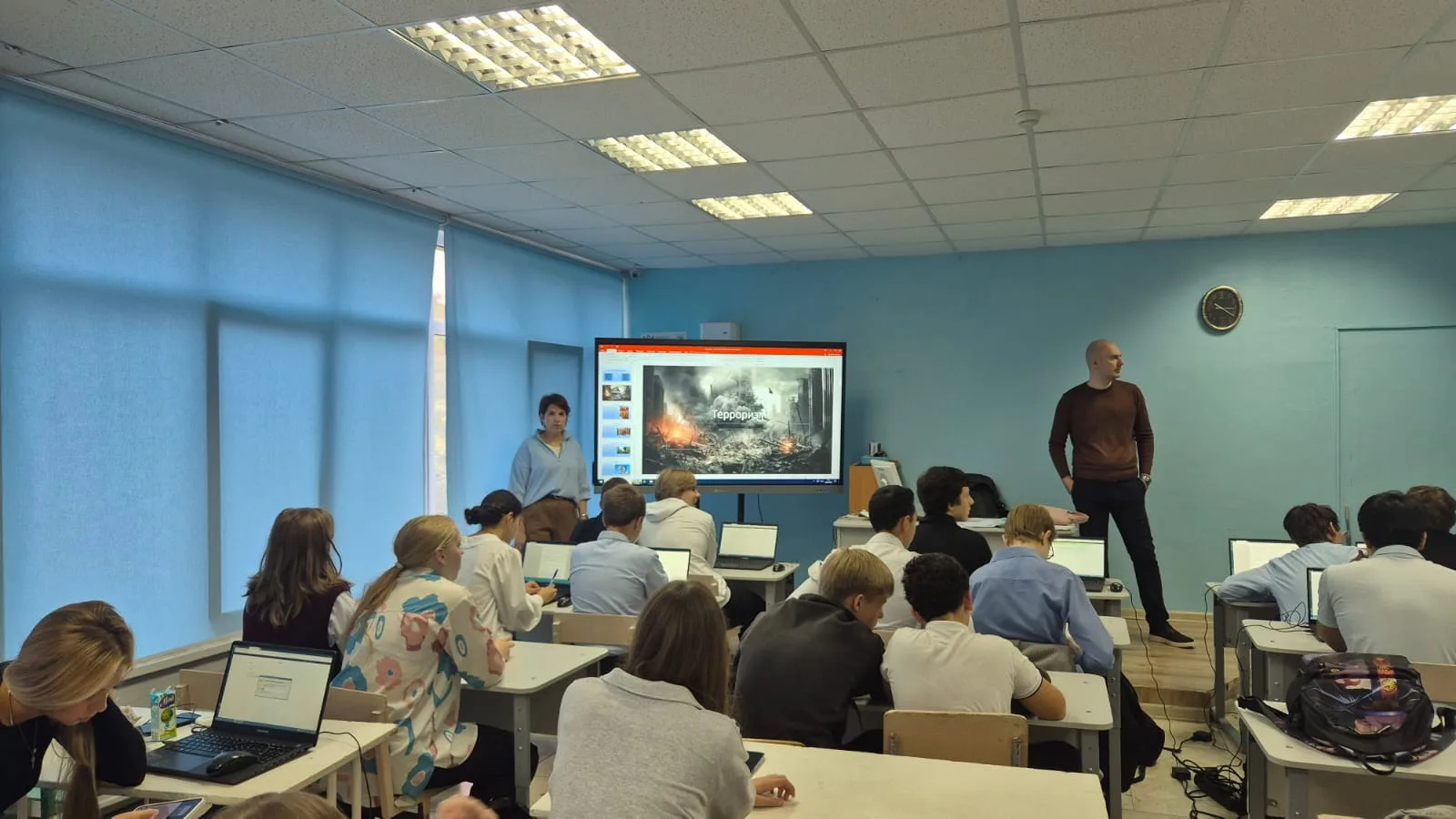 Для учащихся 8–11 классов сотрудники МБУ «Центр молодежи» провели профилактическую встр...