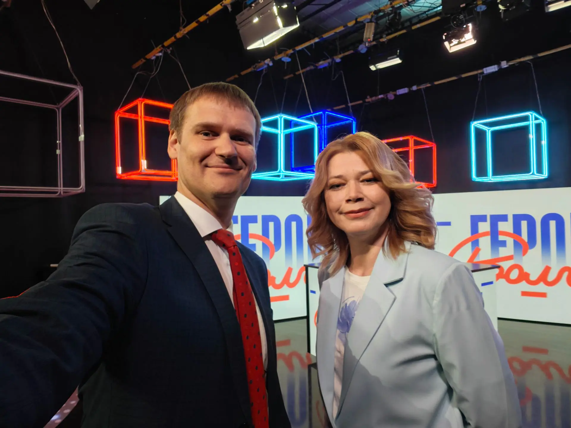 "Герои Волги"!

В этот раз с Евгенией Орловой обсудили:
- итоги ЕГЭ, какой средний балл по самым поп