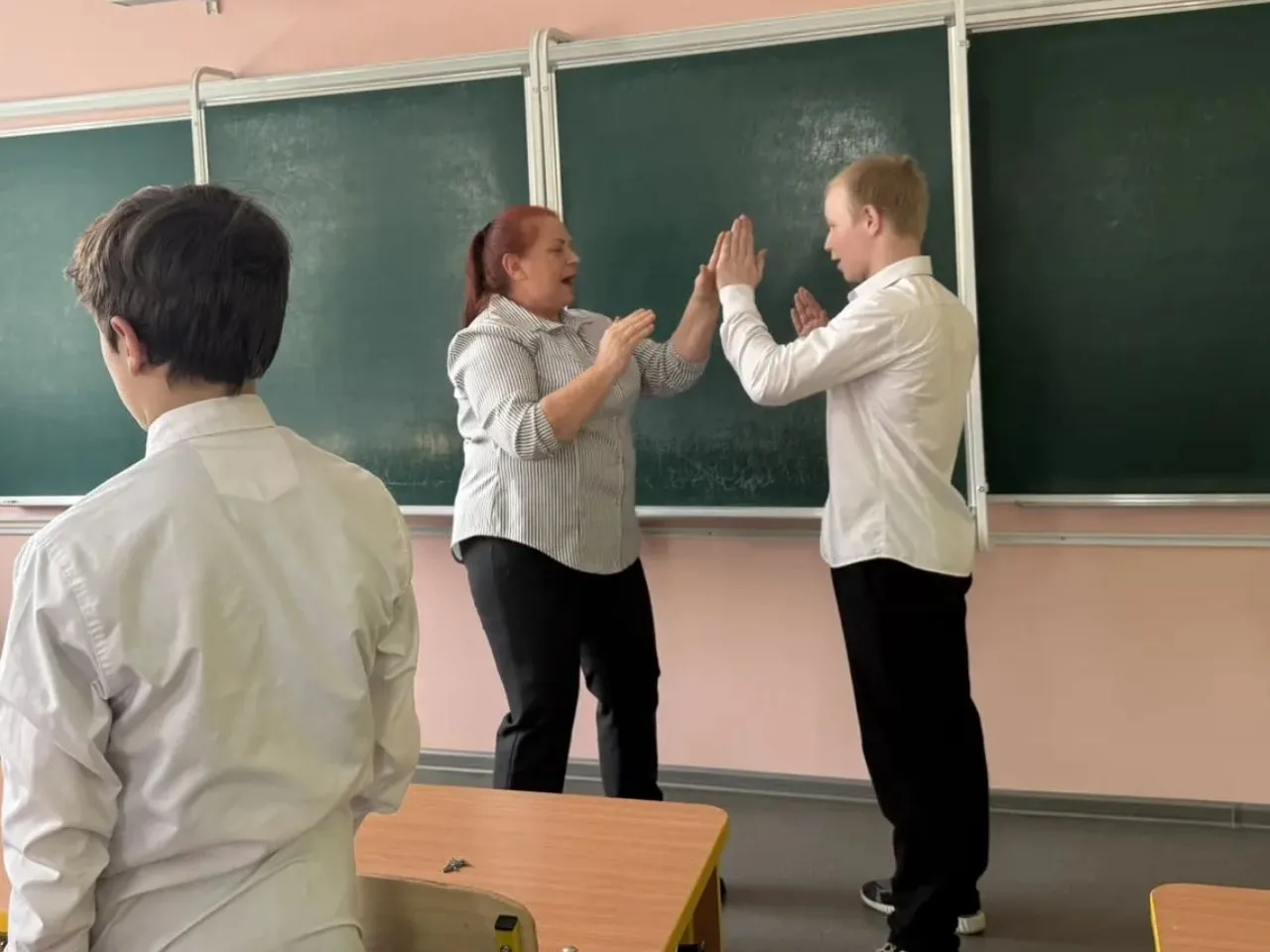 Театр — это не только сцена и зрители, но и магия живого слова! В честь Всемирного дня театра к наши