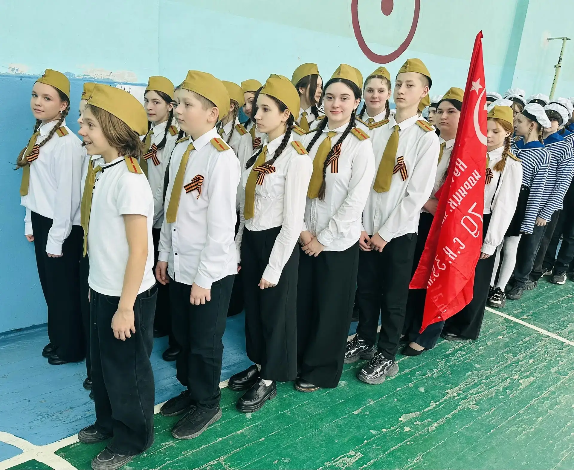 В нашей школе состоялось очень важное и торжественное событие – Смотр строя и песни, посвященный Дню