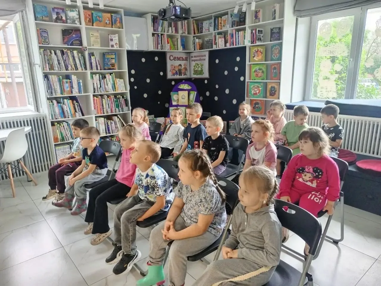 🌳День чудес
В рамках тематической недели «В гостях у сказки» воспитанники старшей группы детского с