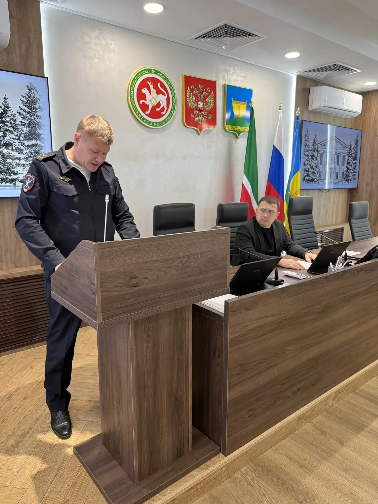 «Деловой понедельник» прошел в здании исполнительного комитета района. Участники совеща...
