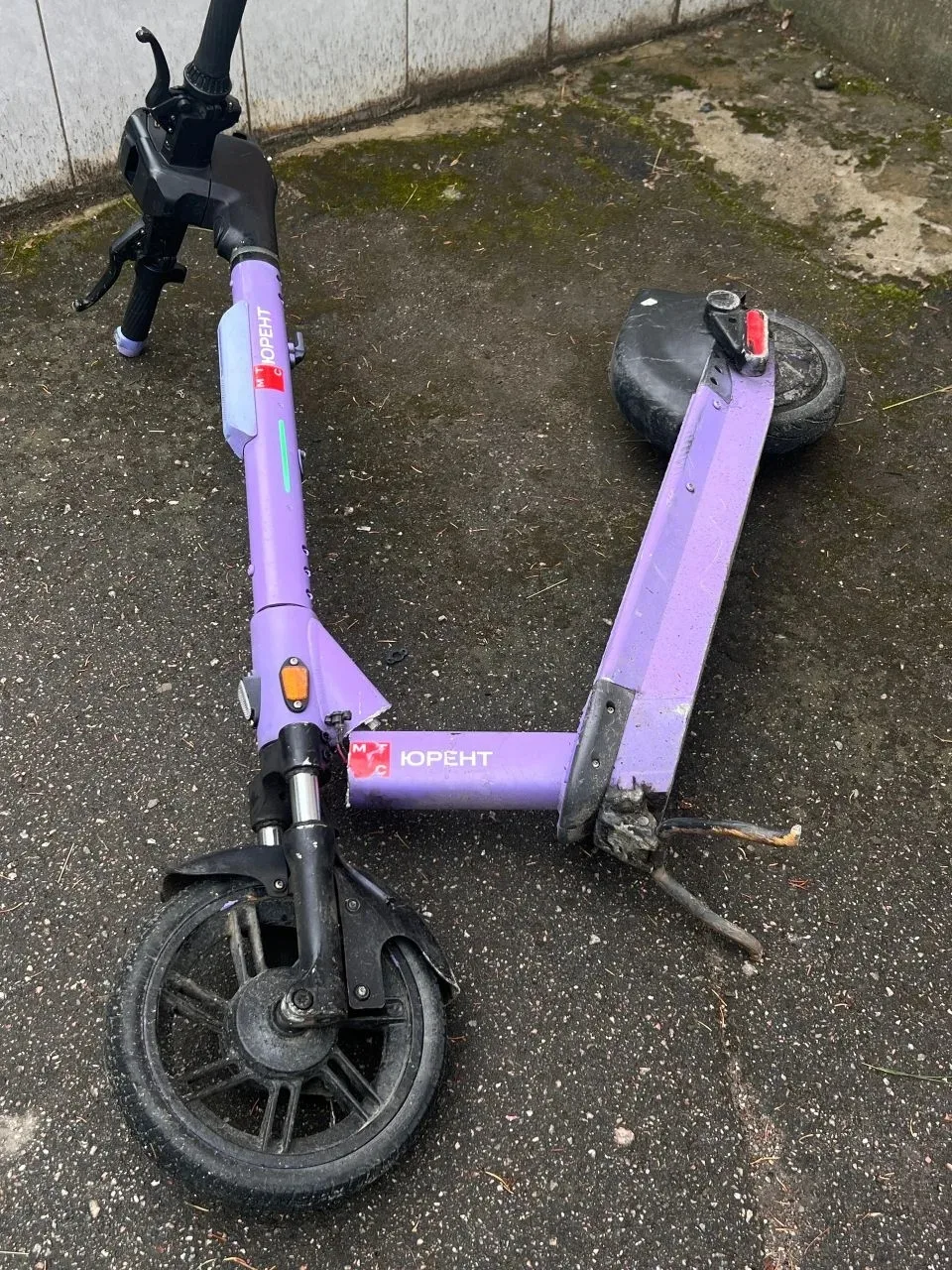 🛴Кто-то постоянно ломает прокатные самокаты в Приозерске.