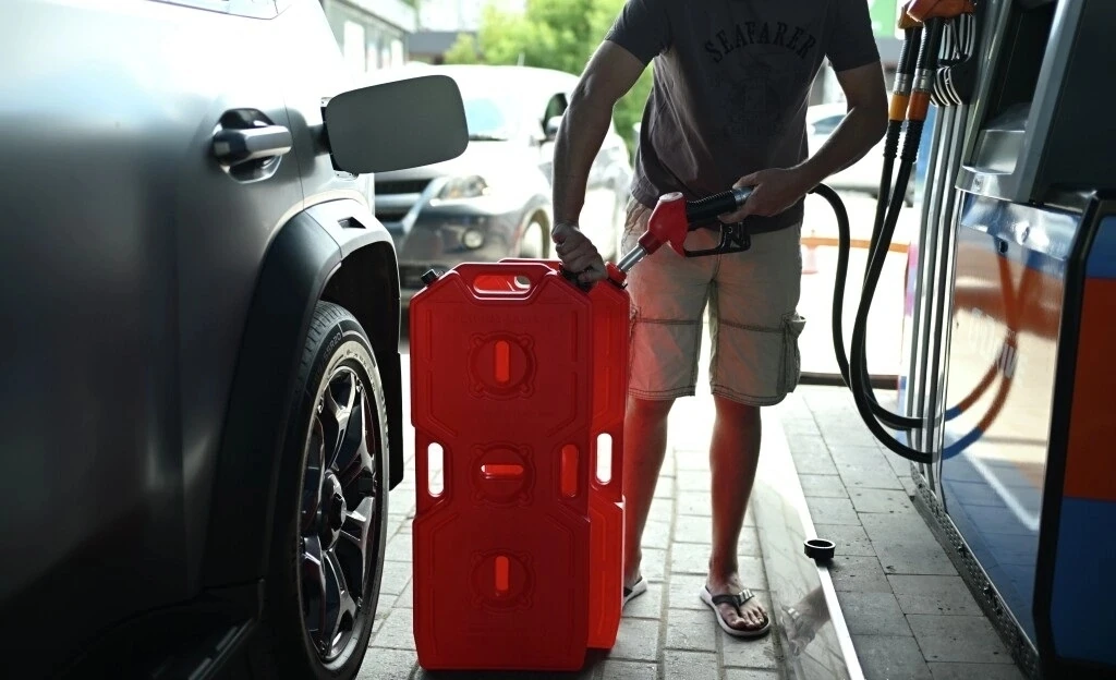 ⛽️ Очереди на заправку не только в России, в Чехии выстроились очереди на заправки