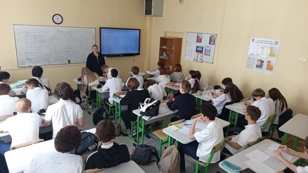 🌟 Тренинг "ЗОЖ с позиции эмоционального интеллекта" в лицее! Вчера в нашем лицее прошел тренинг для 