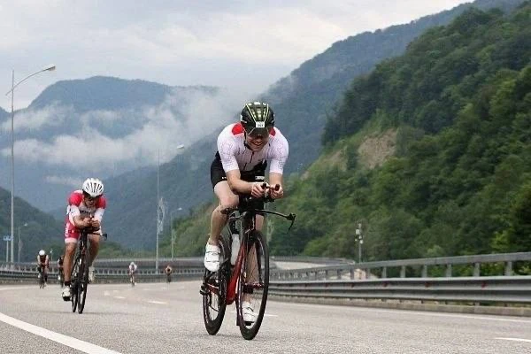 🚵‍♂️ Внимание, водители Адлера: велогонка меняет схему проезда  🔹С 21 по 23 апреля в Сочи стартует т
