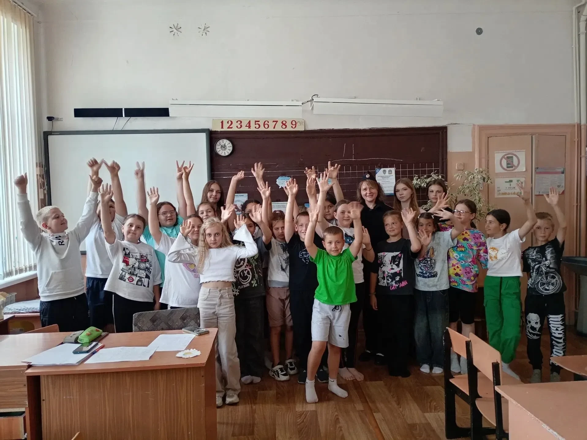 🚨 В рамках акции «Ребёнок под защитой» ливенские сотрудники ПДН и ГАИ проводят встречи с детьми и п