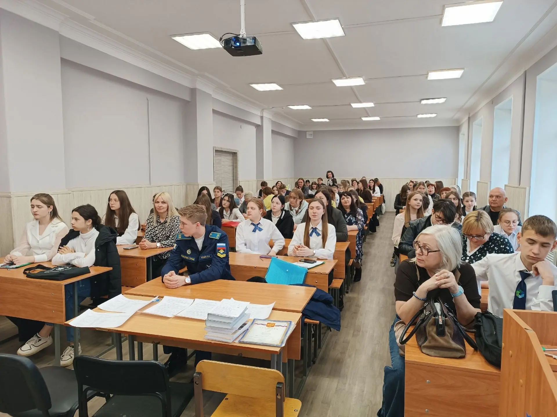 🎉 Поздравляем призёров XIII Ежегодного конкурса эссе по произведениям современной русской литератур