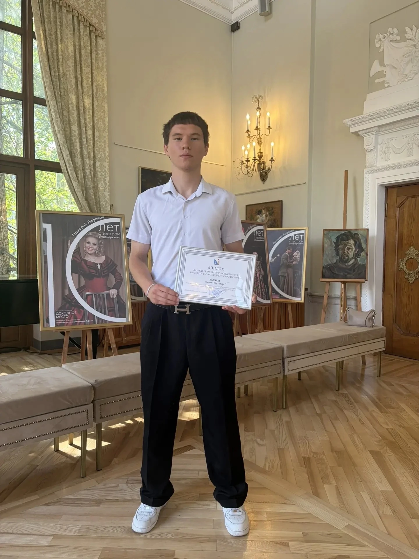 ⚡️ГОРДОСТЬ ШКОЛЫ! Наш ученик получил награду из рук губернатора

Сегодня в театре имени А.В. Луначар
