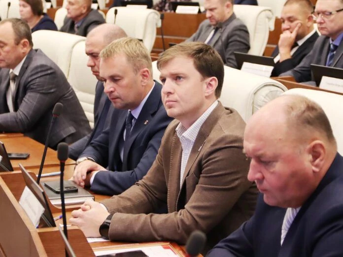 Михаил Петров претендует на руководство комитетом в Заксобрании Пермского края. Подробн...