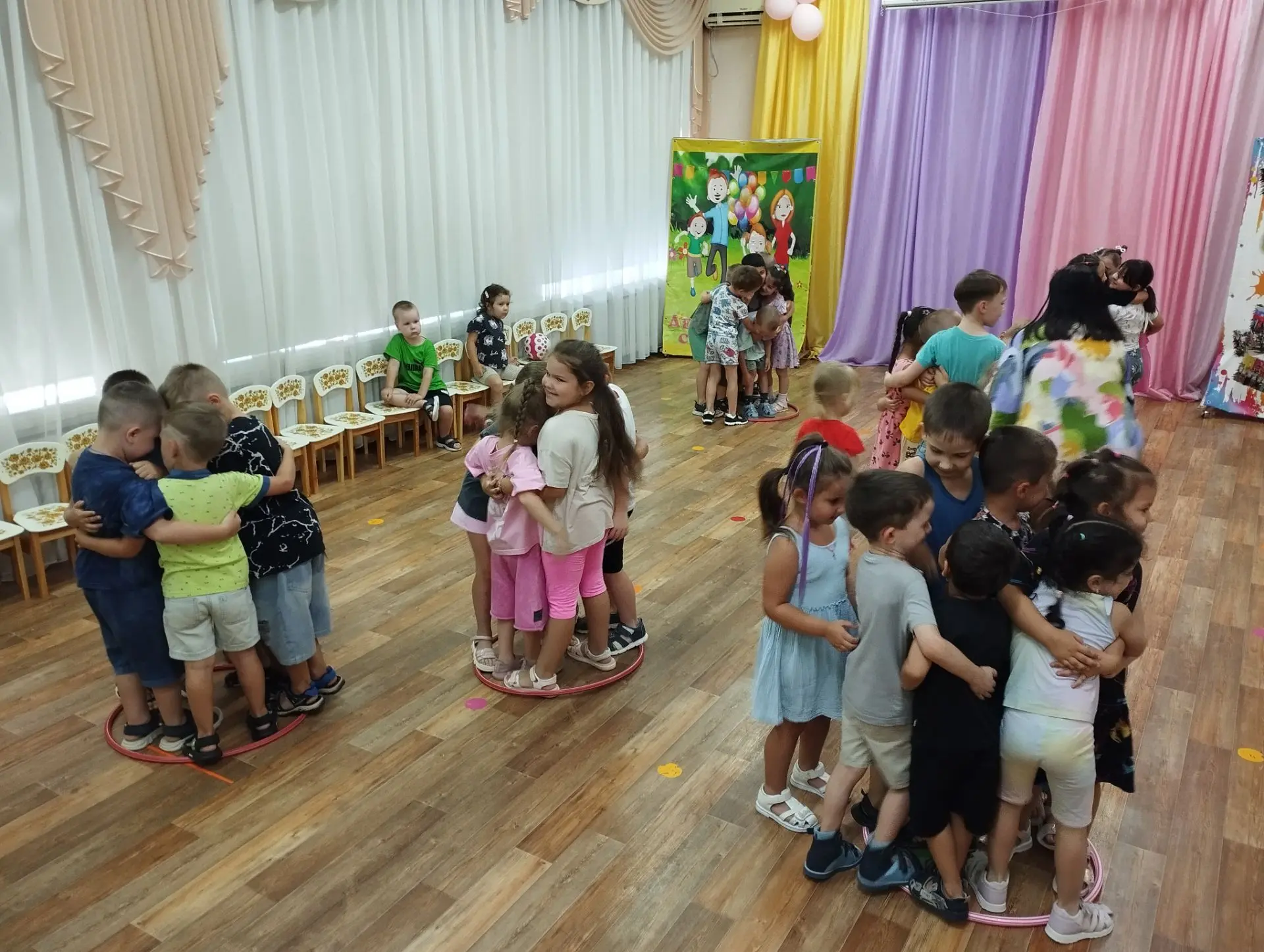 В нашем детском саду прошла зажигательная дискотека — мы устроили весёлые проводы лета!