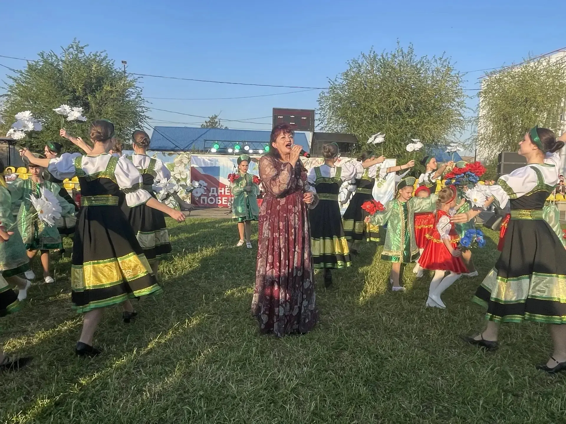 💥🎤🎶9 мая, на стадионе с.Дивное прошел праздничный концерт посвященный  81-й годовщин...