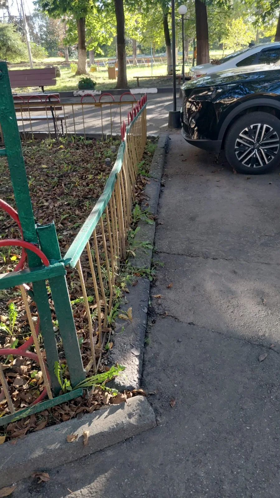 Уборка дворовой територии.