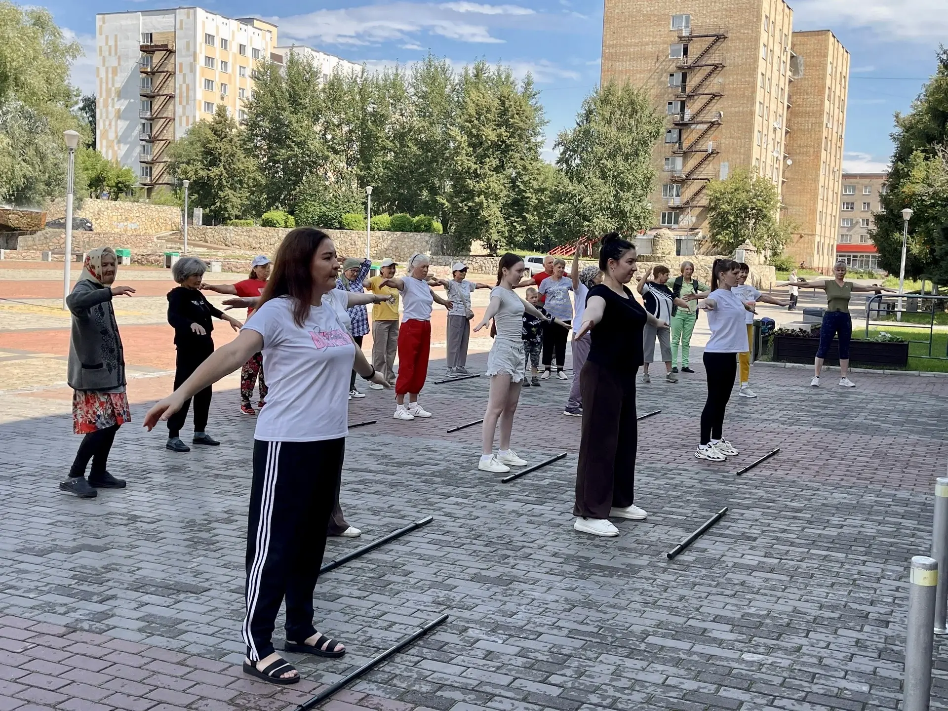Делай это упражнение и спина болеть не будет! 💪

Сегодня на площади ДК «Энергетик» прошёл марафон «